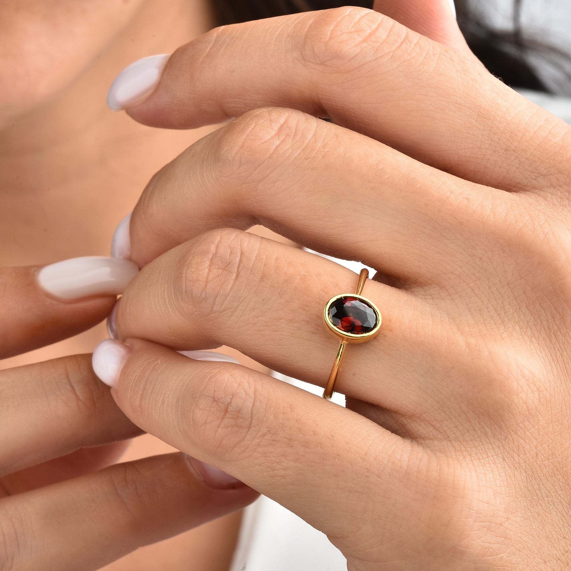 Oval Garnet Bezel Ring in 14K Solid Gold, January Birthstone Queen Jewelry Rings
