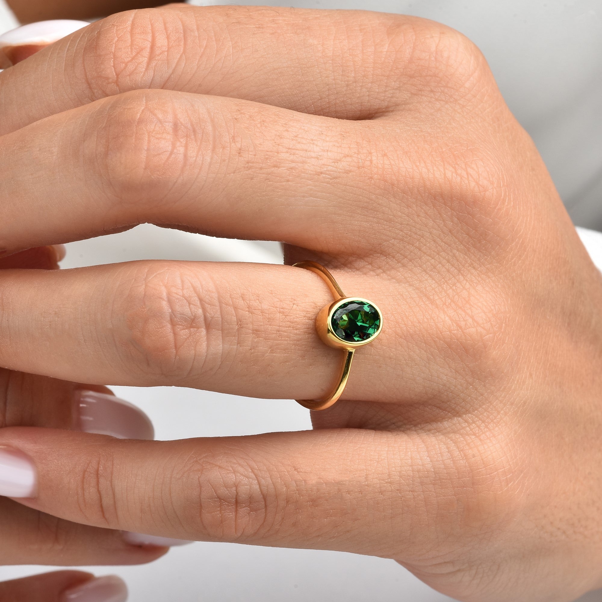 Oval Emerald Bezel Ring in 14K Solid Gold, May Birthstone Queen Jewelry Rings
