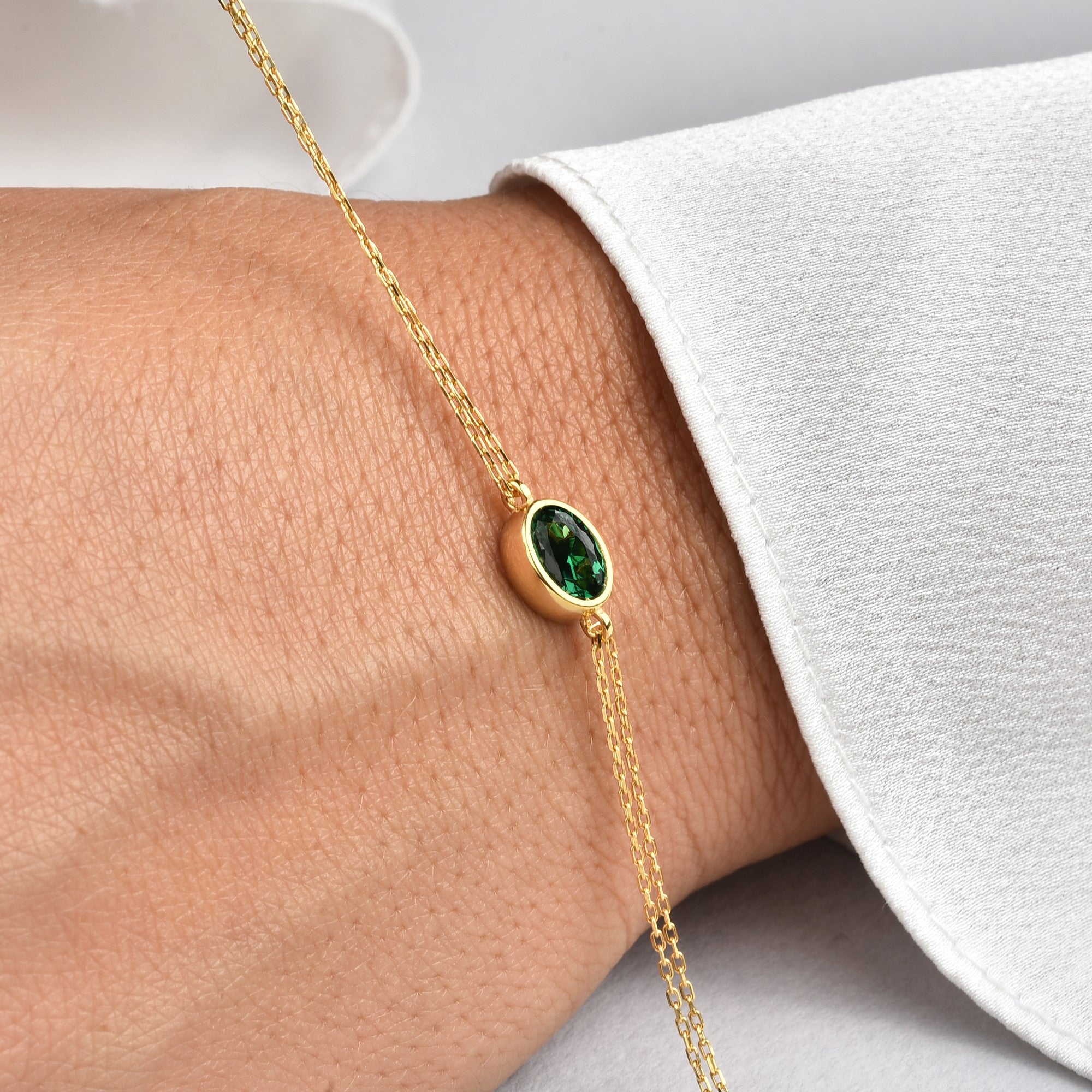 Oval Emerald Bezel Bracelet in 14K Solid Gold, May Birthstone Queen Jewelry Bracelet
