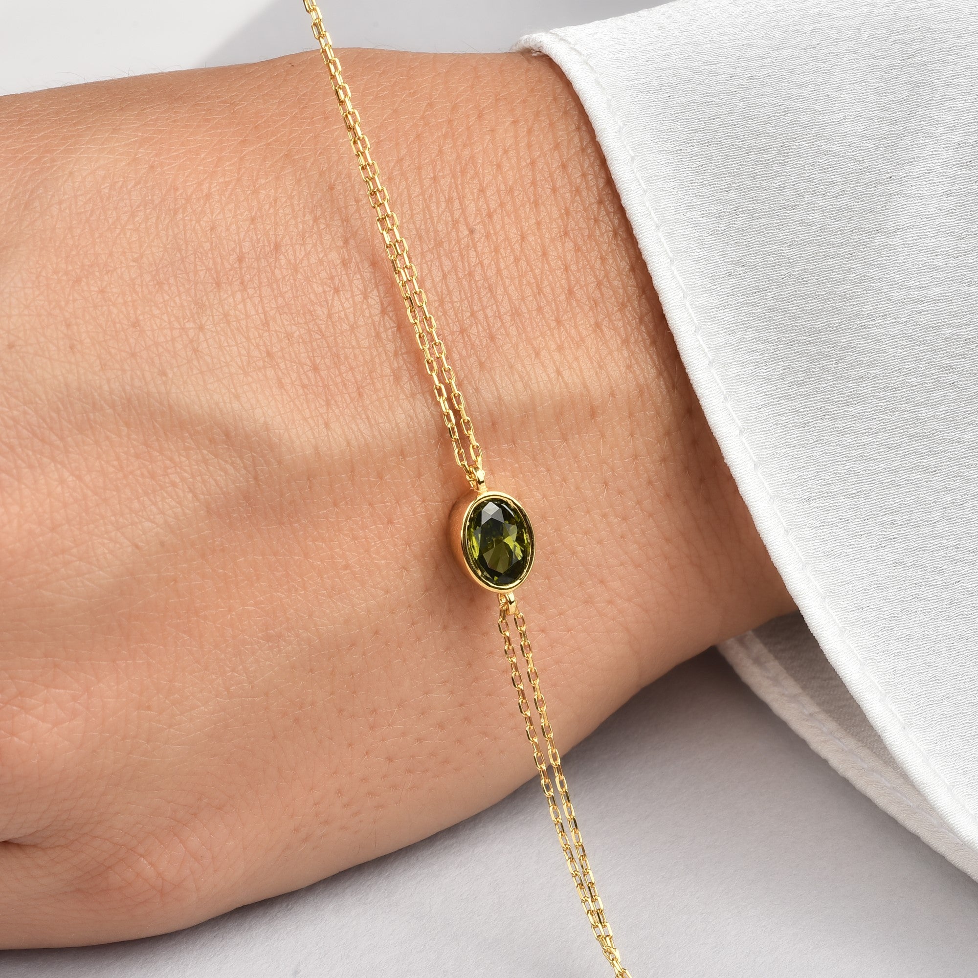 Oval Peridot Bezel Bracelet in 14K Solid Gold, August Birthstone Queen Jewelry Bracelet
