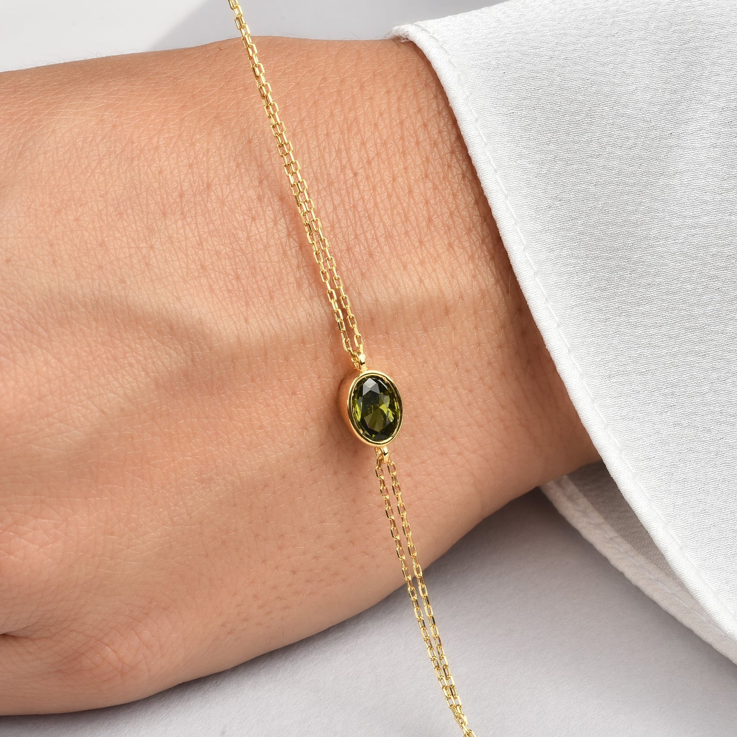 Oval Peridot Bezel Bracelet in 14K Solid Gold, August Birthstone Queen Jewelry Bracelet