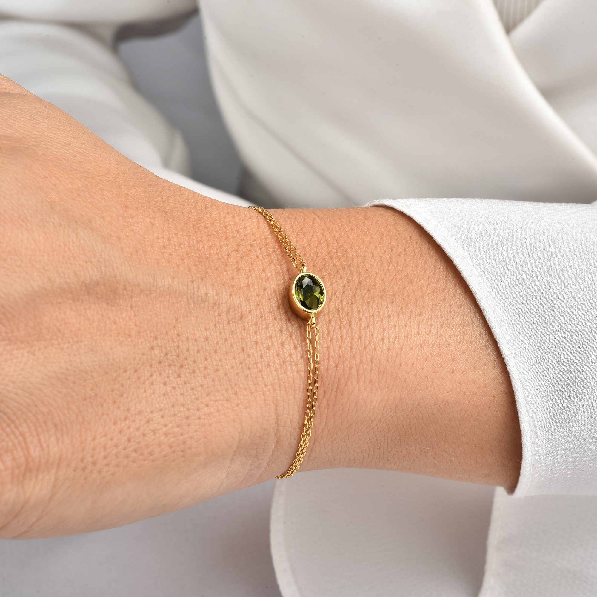 Oval Peridot Bezel Bracelet in 14K Solid Gold, August Birthstone Queen Jewelry Bracelet