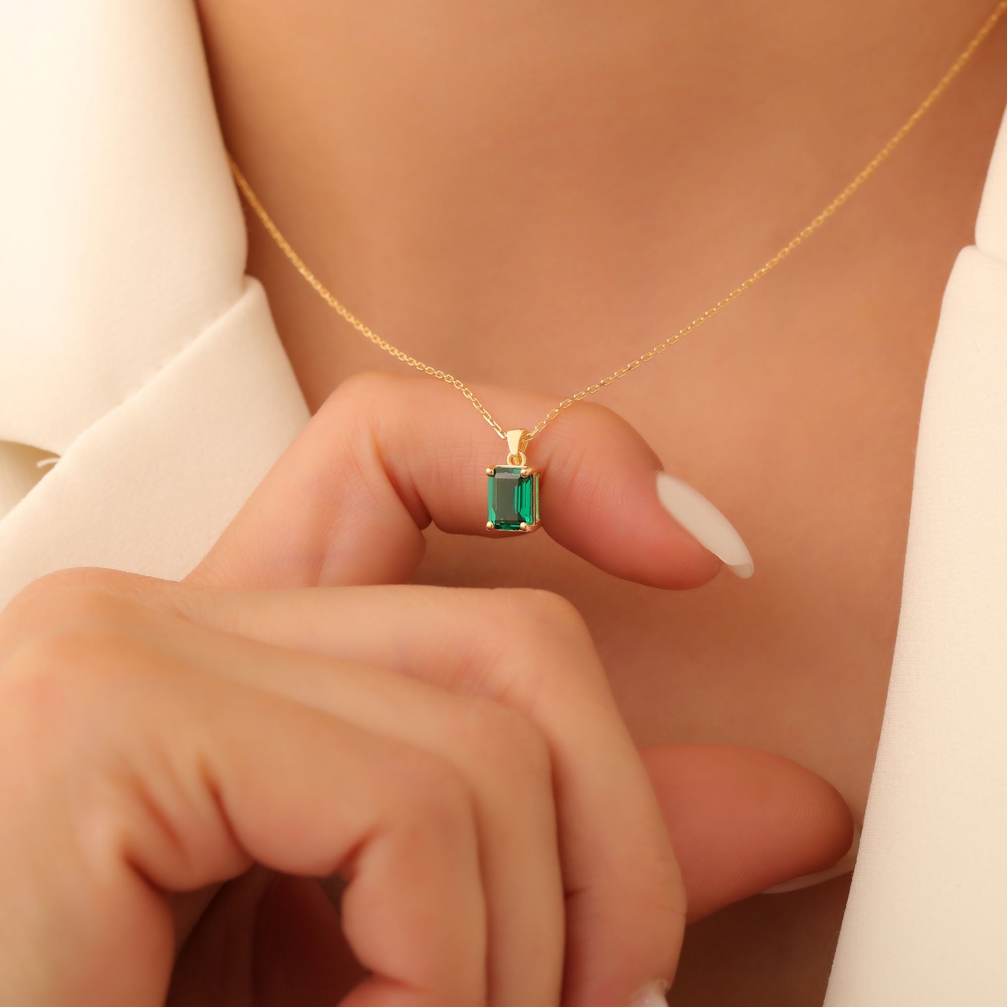 Rectangle Emerald Necklace in 14K Solid Gold, May Birthstone Pendant Queen Jewelry Necklace