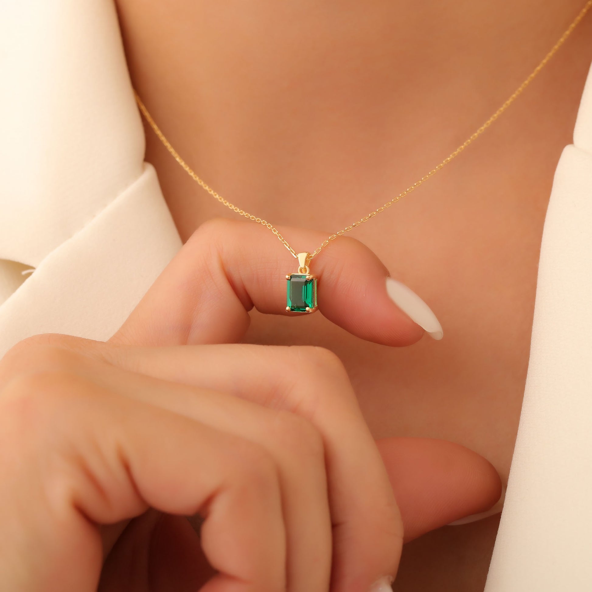 Rectangle Emerald Necklace in 14K Solid Gold, May Birthstone Pendant Queen Jewelry Necklace
