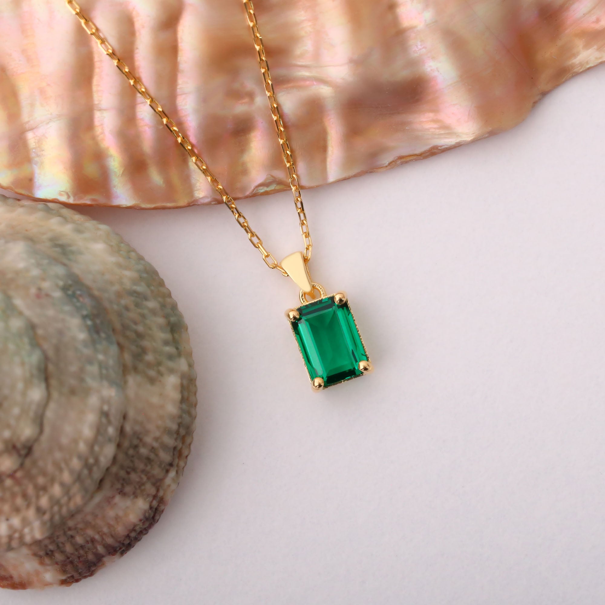 Rectangle Emerald Necklace in 14K Solid Gold, May Birthstone Pendant Queen Jewelry Necklace
