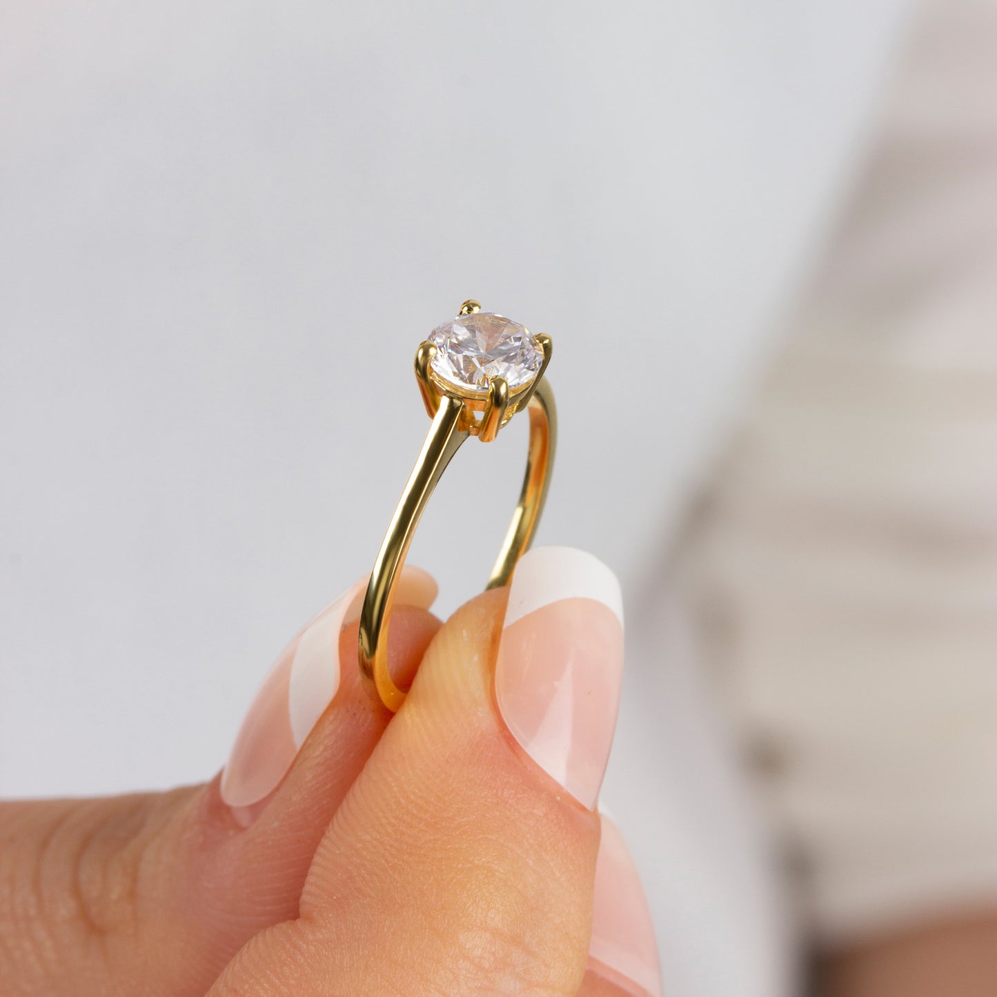 Round White Topaz Ring 8K/10K/14K Solid Gold, April Birthstone
