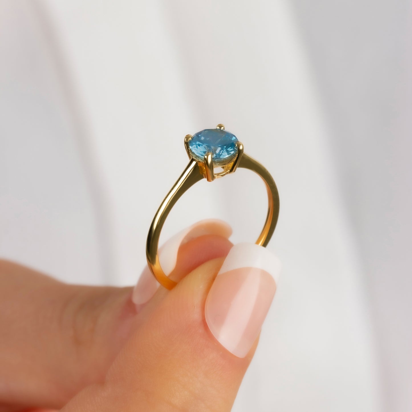Round Blue Topaz Ring 8K/10K/14K Solid Gold, December Birthstone