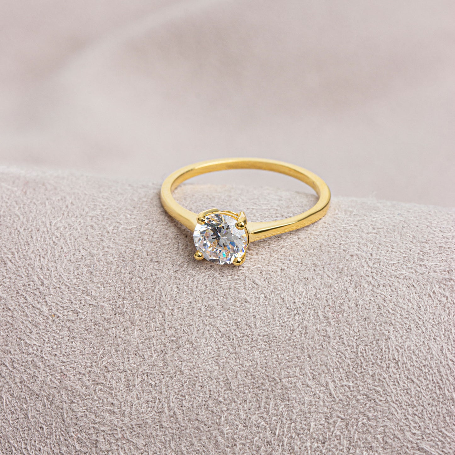 Round White Topaz Ring 8K/10K/14K Solid Gold, April Birthstone