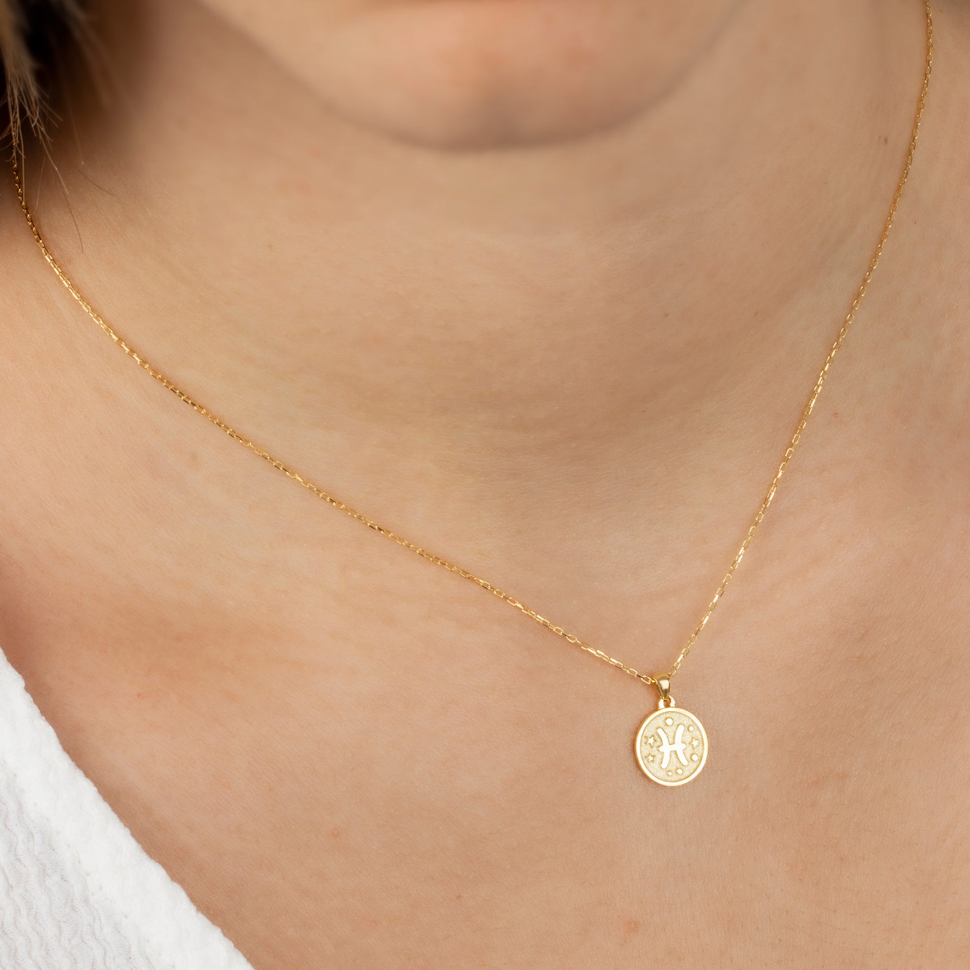 Pisces Zodiac Sign 14K Solid Gold Necklace, Minimalist Horoscope Symbol Pendant Queen Jewelry Necklace