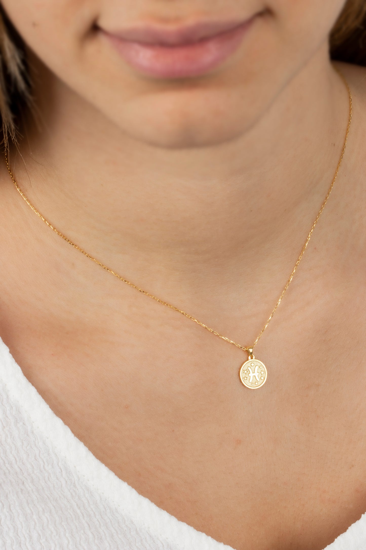 Pisces Zodiac Sign 14K Solid Gold Necklace, Minimalist Horoscope Symbol Pendant Queen Jewelry Necklace