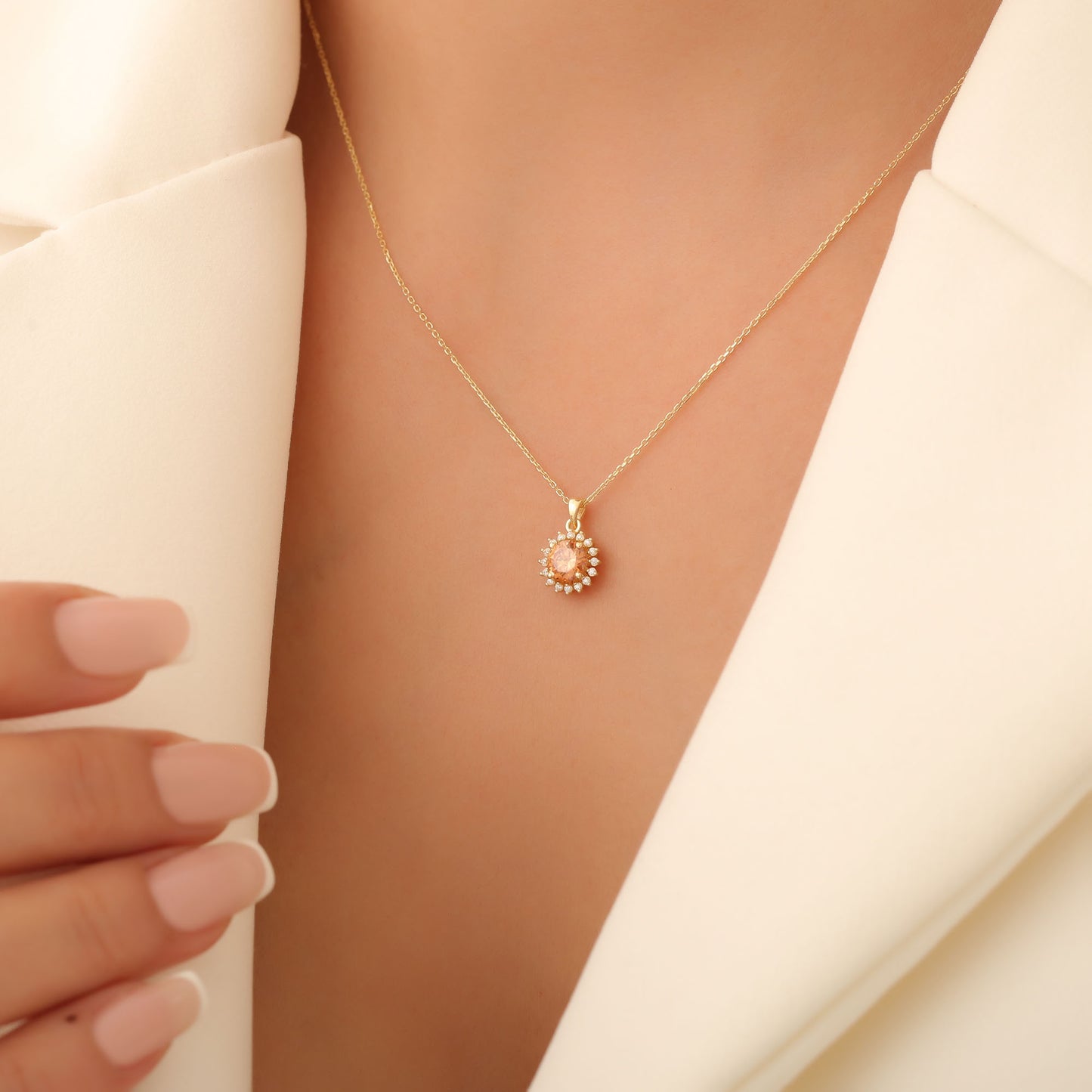 10K/14K Solid Gold Citrine Necklace in Round Shape Surrounded by Real Diamonds, Timeless Birthstone Jewelry for November Gifts