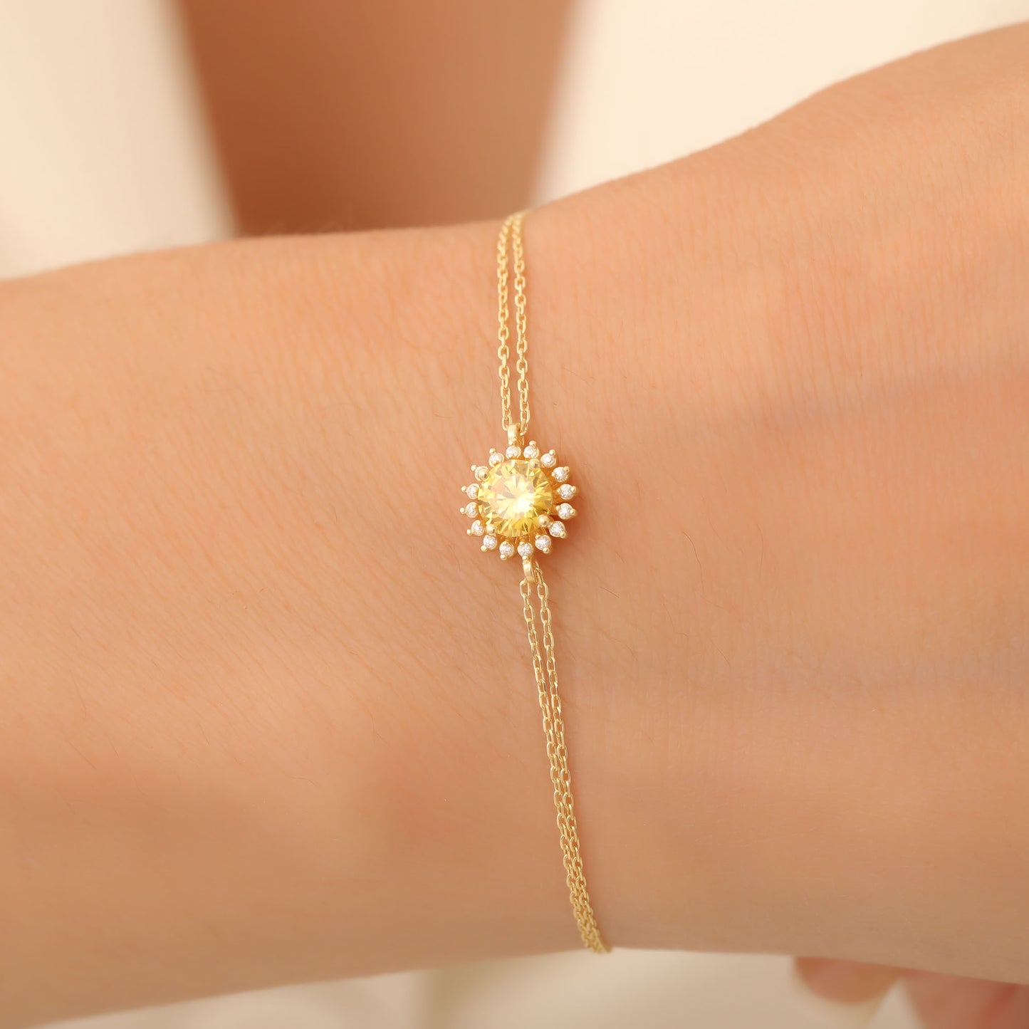 10K/14K Solid Gold Yellow Topaz Bracelet in Round Shape Surrounded by Real Diamonds