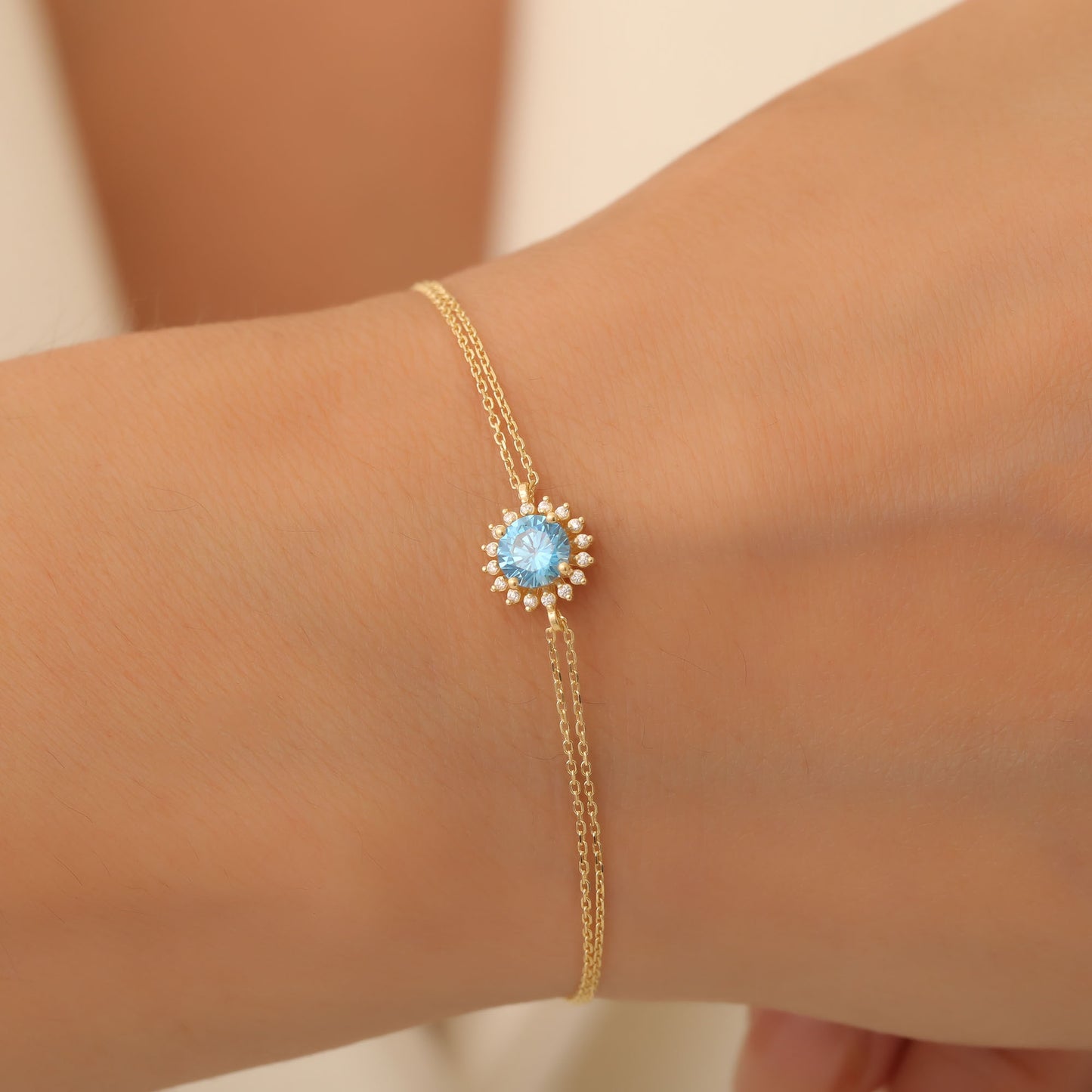 10K/14K Solid Gold Blue Topaz Bracelet in Round Shape Surrounded by Real Diamonds