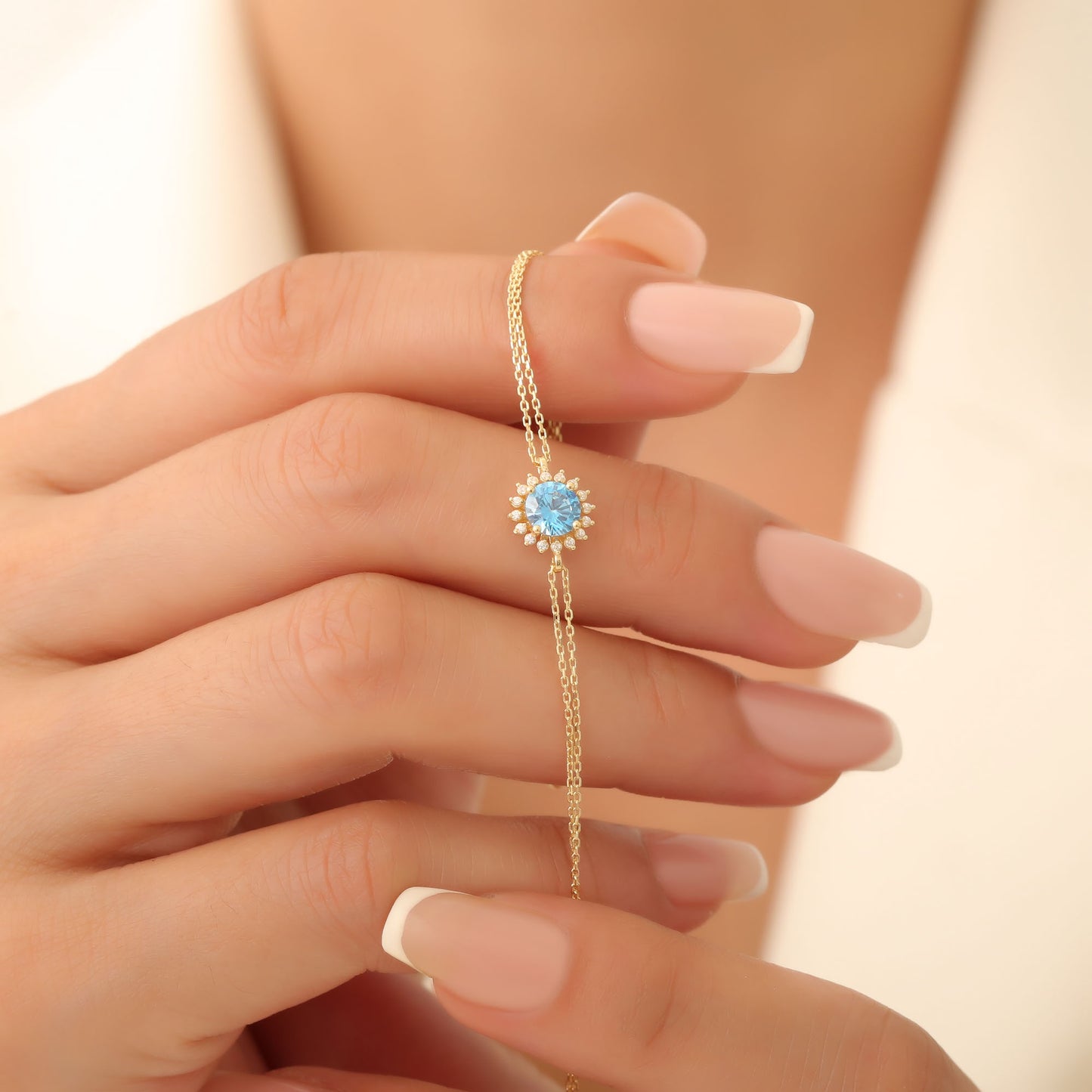 10K/14K Solid Gold Blue Topaz Bracelet in Round Shape Surrounded by Real Diamonds