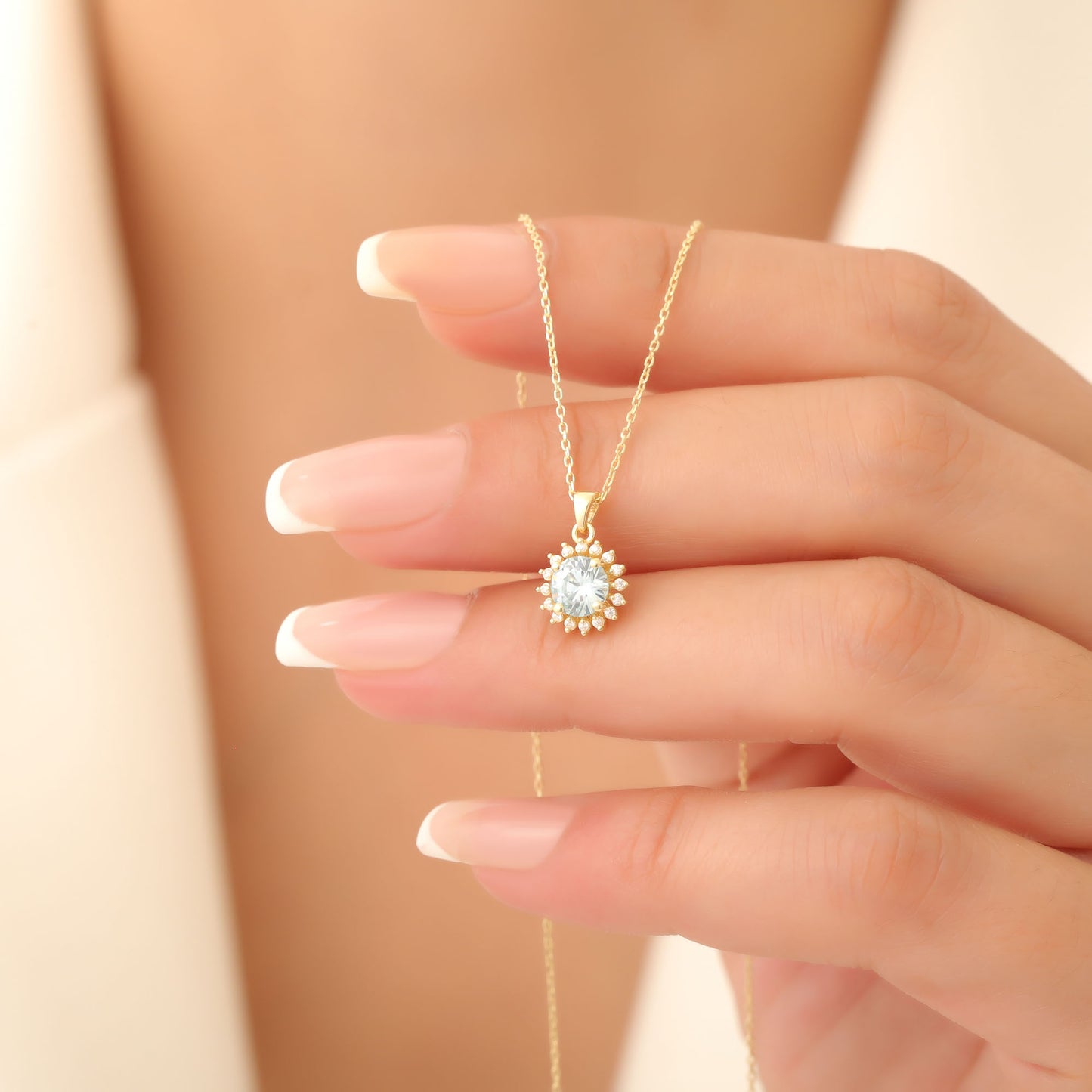 10K/14K Solid Gold Aquamarine Necklace in Round Shape Surrounded by Real Diamonds, Timeless Birthstone Jewelry for March Gifts