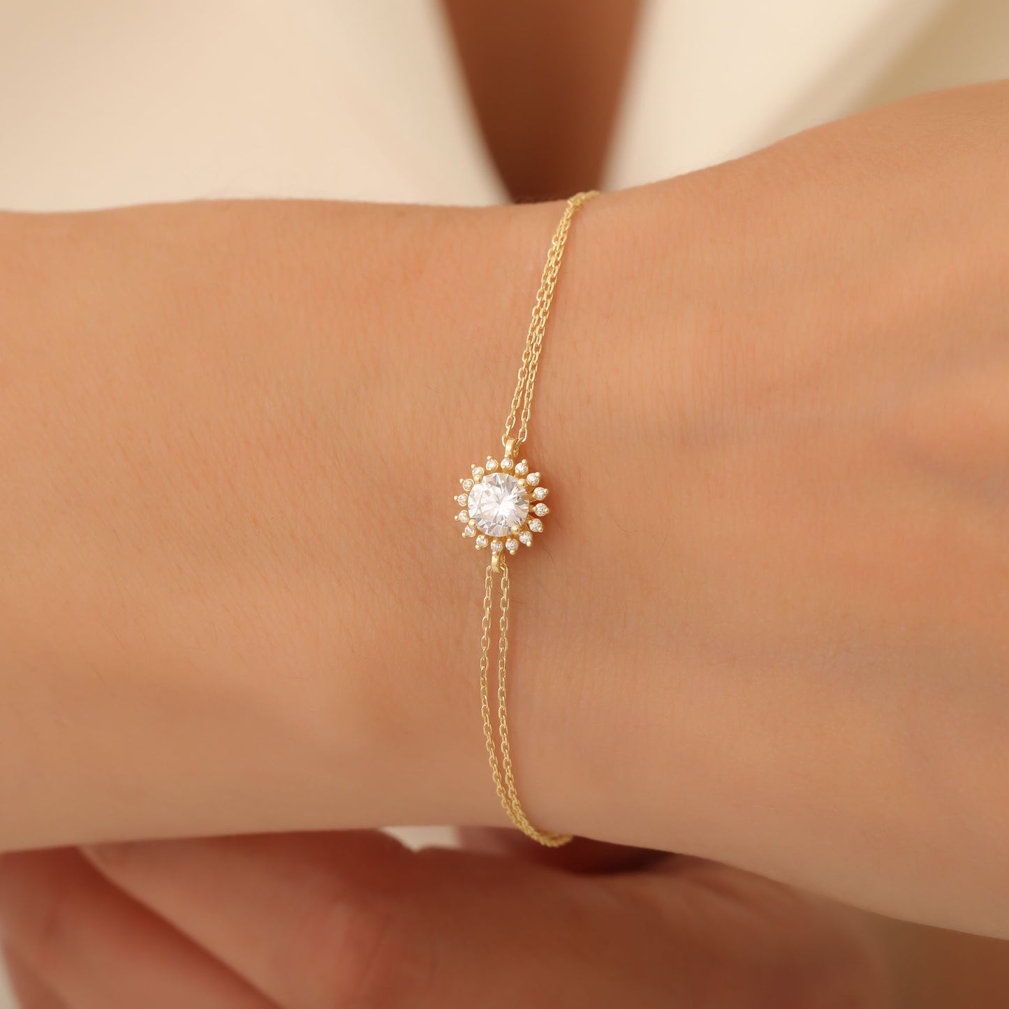 10K/14K Solid Gold White Topaz Bracelet in Round Shape Surrounded by Real Diamonds